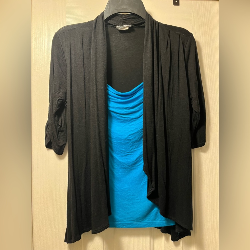 Black 3/4 sleeve shirt with turquoise attached tank